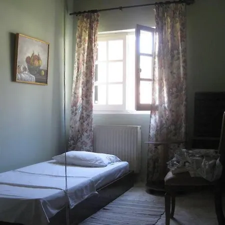 Old In Town Casa de Férias Alepou