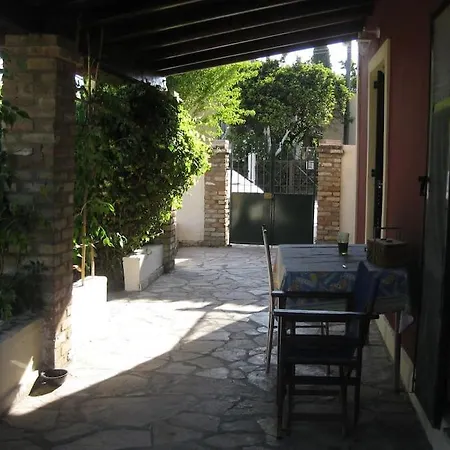 Old In Town * Alepou