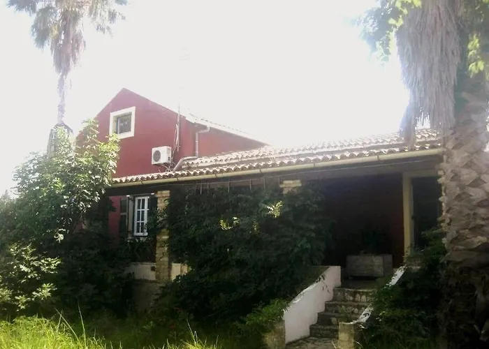Old In Town Tatil Evi Alepou
