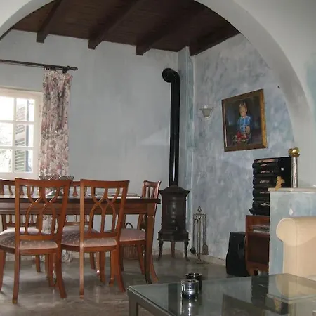 Old In Town Holiday home Alepou